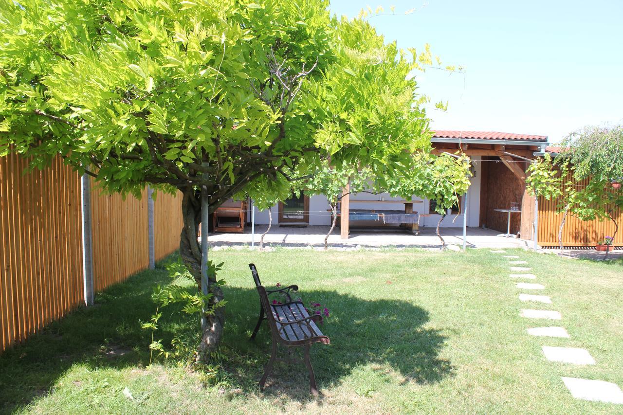 Apartman Lipa Mikulov Exterior photo